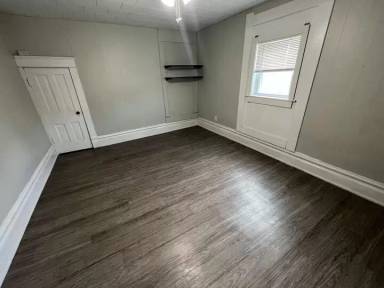 Main picture of 304 E Lehr Ave