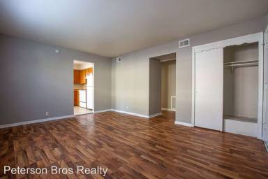 Main picture of 1021 S 31st St