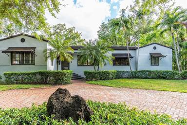 Main picture of 250 NW 93rd St