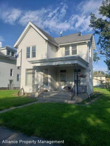 Main picture of 919 Lake Ave