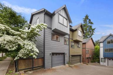 Main picture of 5947 Delridge Way SW