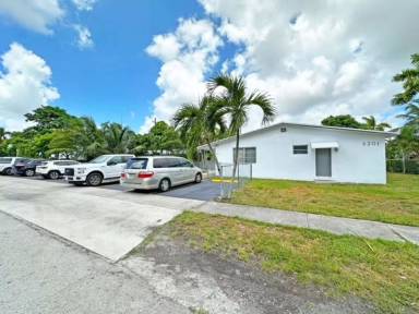 Main picture of 6201 Taylor St