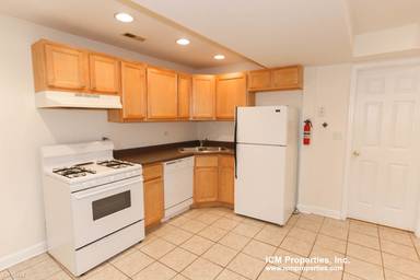 Main picture of 2152 W Fletcher St
