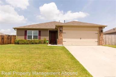 Main picture of 1505 S 29th Ct