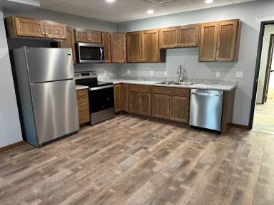 Main picture of 515 N Riverfront Dr