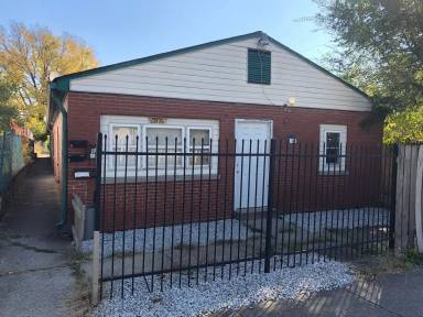Main picture of 1005 N Pershing Ave