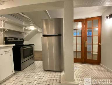 Main picture of 511 Malden Ave E