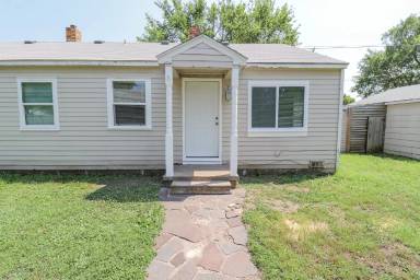 Main picture of 821 S Terrace Dr