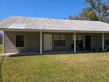 Main picture of 23875 Leaning Oaks Dr