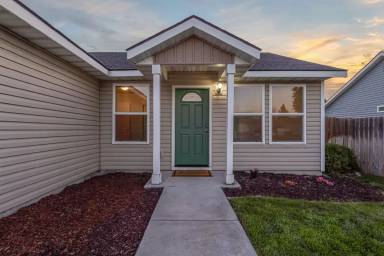 Main picture of 19373 Hodson Creek Ave
