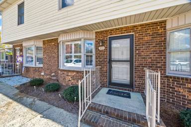 Main picture of 1933 Ebenezer Rd