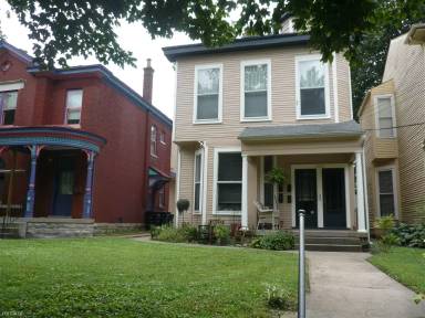 Main picture of 1030 Everett Ave