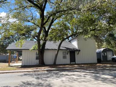 Main picture of 1500 W Collin St