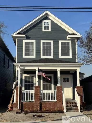 Main picture of 824 W 26th St