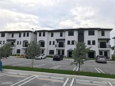 Main picture of 15600 SW 136th St
