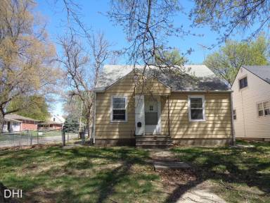 Main picture of 300 S 40th St