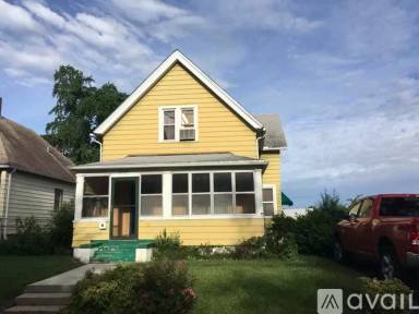 Main picture of 2924 N 41st St