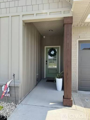 Main picture of 105 Gilded Ln