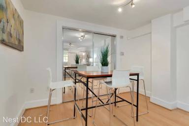 Main picture of 3001 Porter St NW