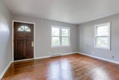 Main picture of 3345 N 36th Ave
