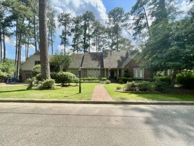 Main picture of 428 Holly Ln
