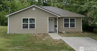 Main picture of 909 W Love St