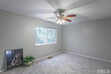 Main picture of Village Green Condos