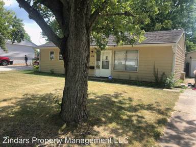 Main picture of 904 Knollcrest Dr