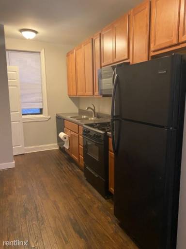 Main picture of 3607 S King Dr