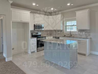 Main picture of 997 Fair Oaks St