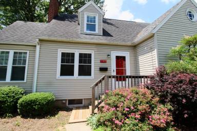 Main picture of 103 Dinkel Ave