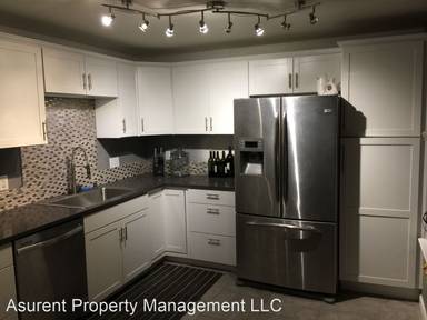 Main picture of 1079 E Main St