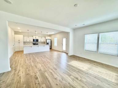 Main picture of 169 Cougar Ln