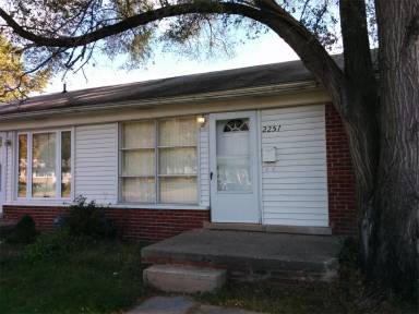 Main picture of 2251 Stieber St