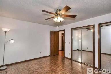 Main picture of 7001 S Harvey Ave