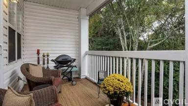 Main picture of 5601 Fairview Rd