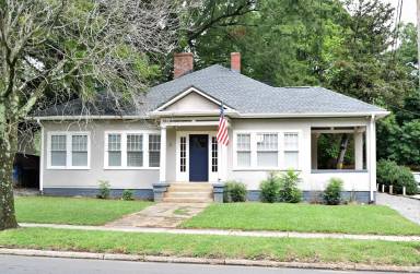 Main picture of 638 W Front St