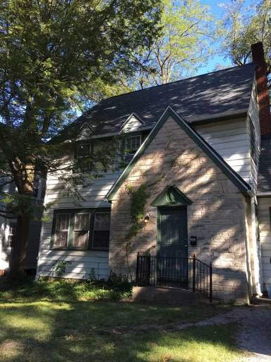 Main picture of 1325 E Hunter Ave