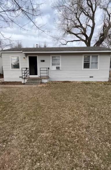 Main picture of 3937 SW 27th Pl