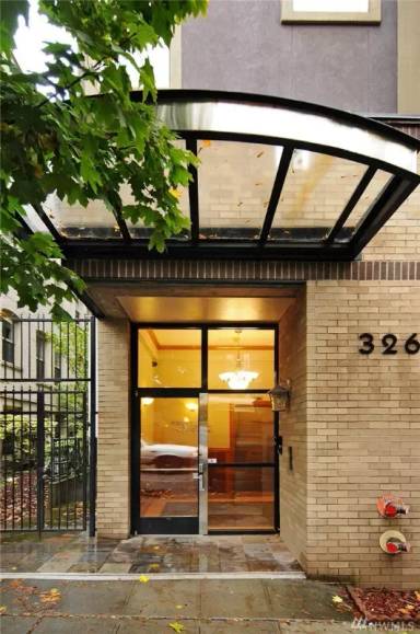 Main picture of 326 Queen Anne Ave N