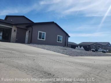 Main picture of 2872 Streamside Ave