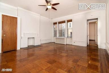 Main picture of 304 W 107th St