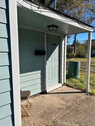 Main picture of 680 E Caston St