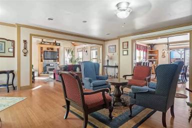 Main picture of 51 2nd St