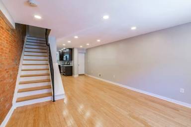 Main picture of 2208 Montrose St
