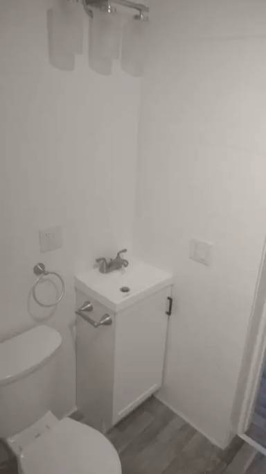 Main picture of 2815 W 3rd St