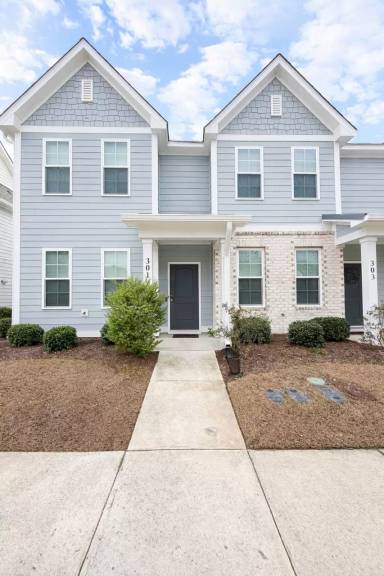 Main picture of Blue Point Bay Apartments