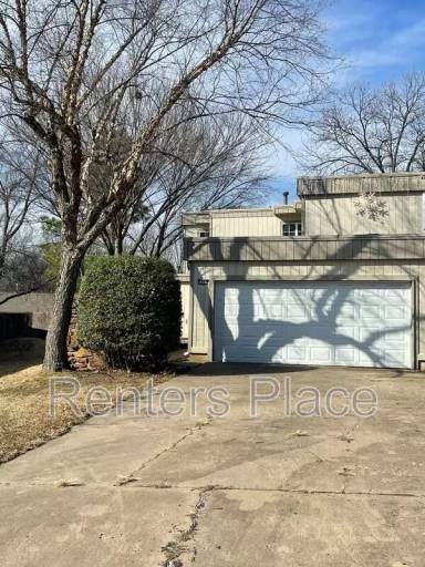 Main picture of 6004 S Marion Ave