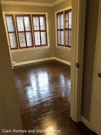 Main picture of 933 W 8th St