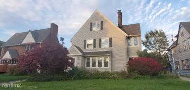 Main picture of 2921 Ludlow Rd
